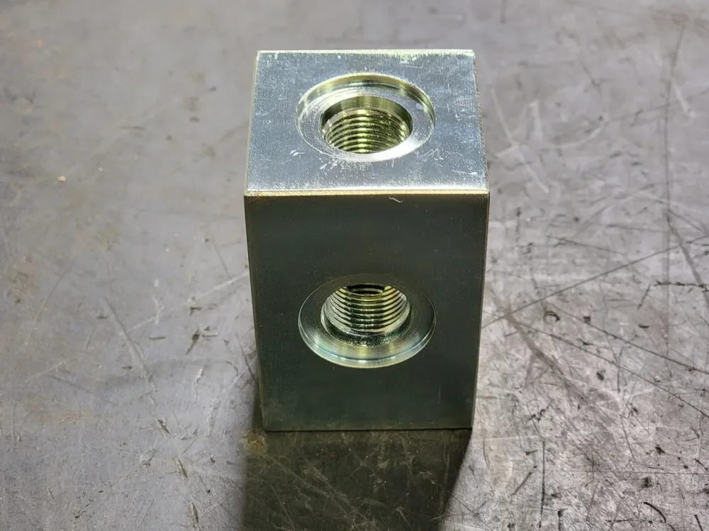 90 deg Adapter Block Tee 0030746 (Box 22)