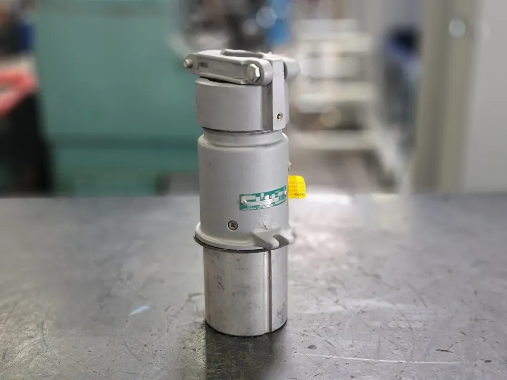 200A 250 VAC Weatherproof Pin and Sleeve Plug AP20023E