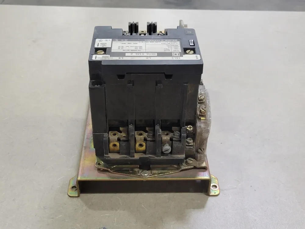 25 hp, NEMA Size 2, 110/120 VAC Coil Reversing Starter 8736SDO1V02S