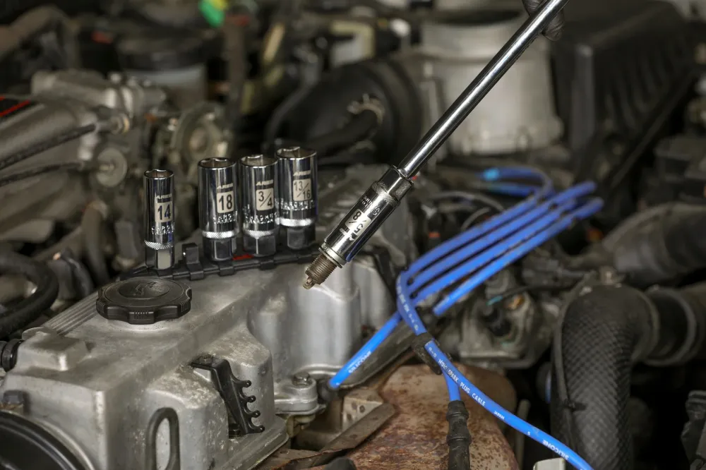ARES 11016 - 5-Piece Magnetic Spark Plug Socket Set