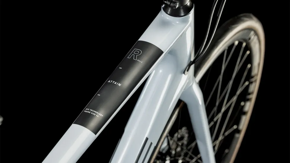 CUBE ATTAIN GTC RACE FLASHWHITE/BLACK 50