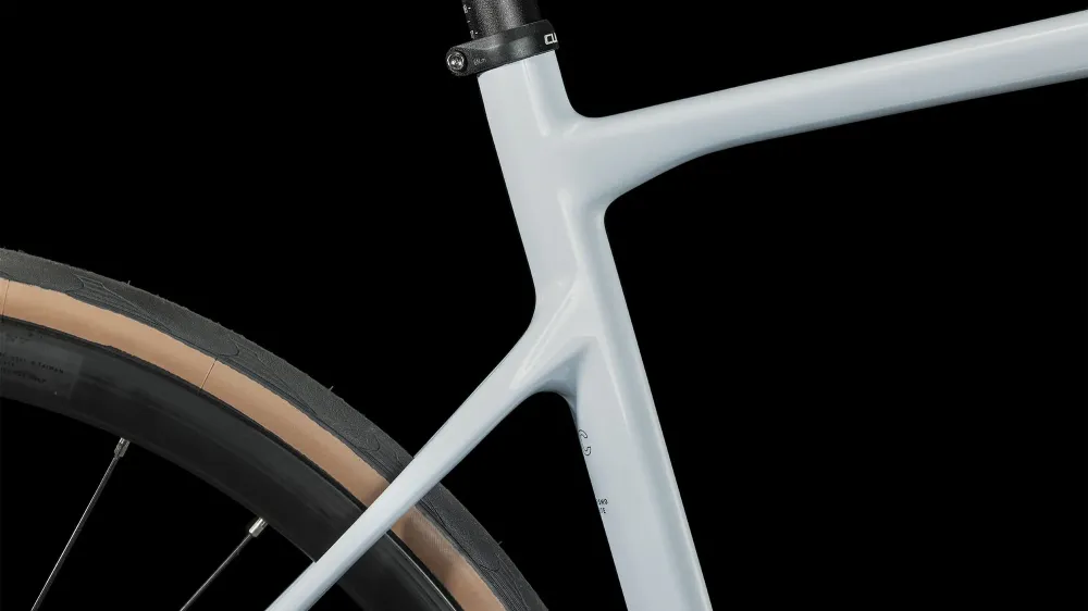 CUBE ATTAIN GTC RACE FLASHWHITE/BLACK 50