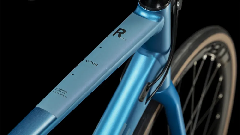 CUBE ATTAIN RACE BLUE/SPECTRAL 50