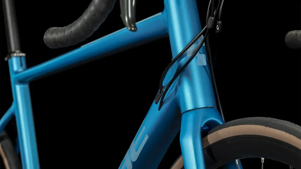 CUBE ATTAIN RACE BLUE/SPECTRAL 50