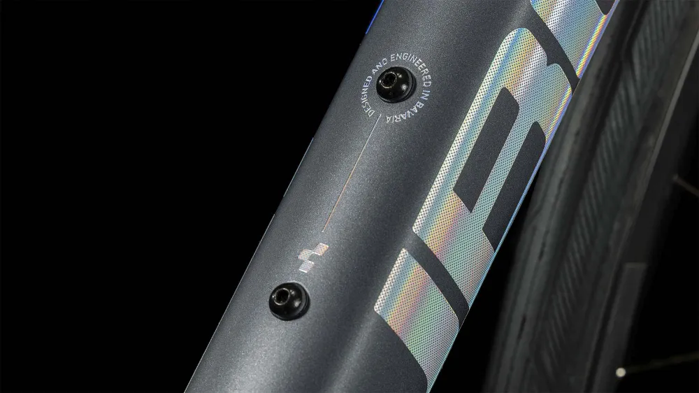 CUBE AXIAL WS RACE METALBLACK/RAINBOW 47