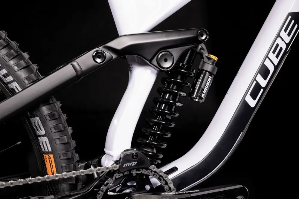 CUBE Two15 Race 27.5 Flashwhite/Black 2022 M