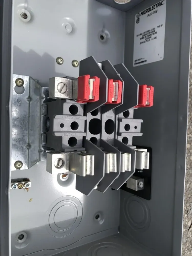 100 Amp Single Position Meter Socket No. PL17-TCV