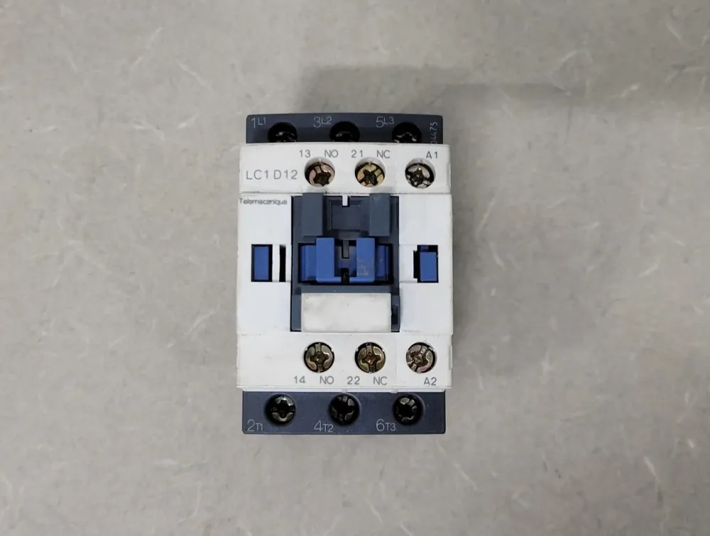 12 Amp, 3 Pole, 1NO+1NC, 120 VAC Coil Contactor LC1D12G7