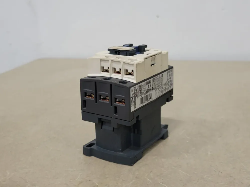 12 Amp, 3 Pole, 1NO+1NC, 120 VAC Coil Contactor LC1D12G7