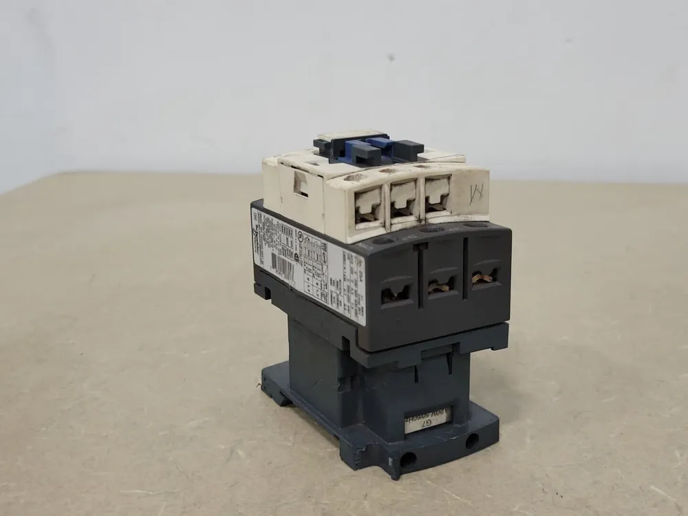 12 Amp, 3 Pole, 1NO+1NC, 120 VAC Coil Contactor LC1D12G7