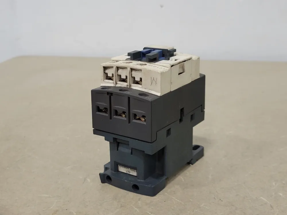 12 Amp, 3 Pole, 1NO+1NC, 120 VAC Coil Contactor LC1D12G7