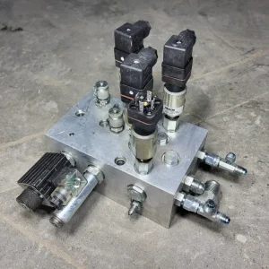 Lynch Brake Block Manifolds w/ fittings 2006F03-04824, 1015178E