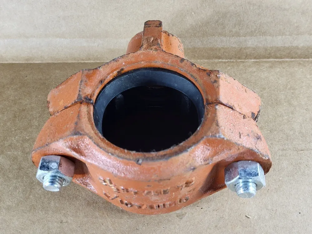 2-1/2" Outlet Coupling Style 72
