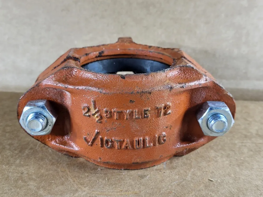 2-1/2" Outlet Coupling Style 72