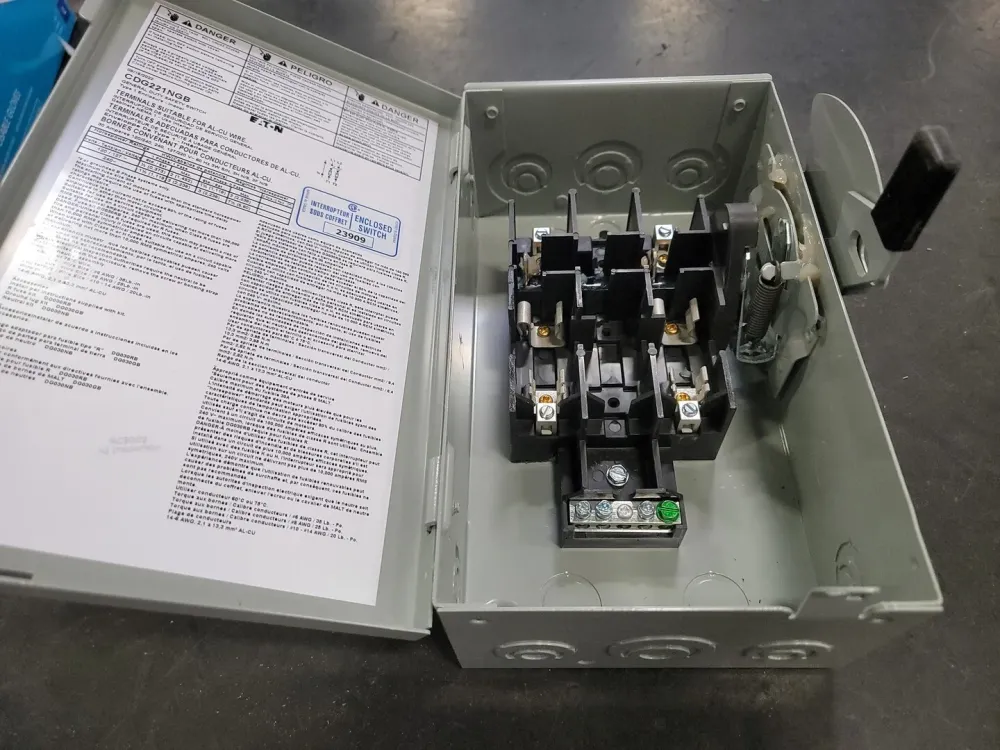30 Amp, 2 Pole, 240 volts Fusible Disconnect CDG221NGB