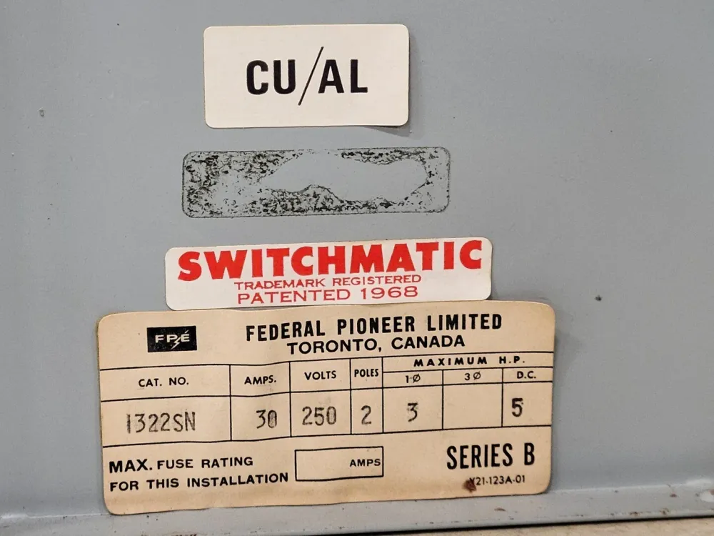 30 Amp, 2 Pole, 250 Volts Fusible Disconnect Switch 1322SN