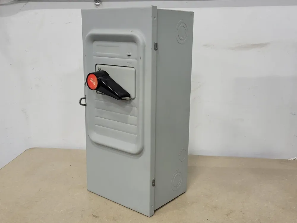 30 Amp, 2 Pole, 250 Volts Fusible Disconnect Switch 1322SN