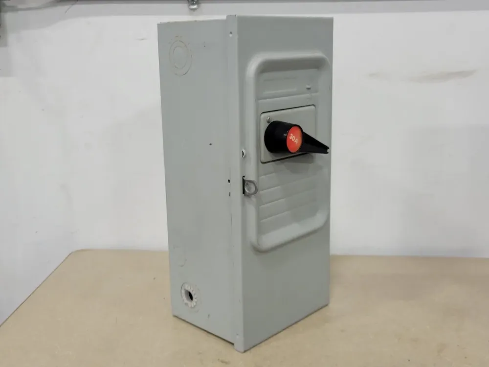 30 Amp, 2 Pole, 250 Volts Fusible Disconnect Switch 1322SN