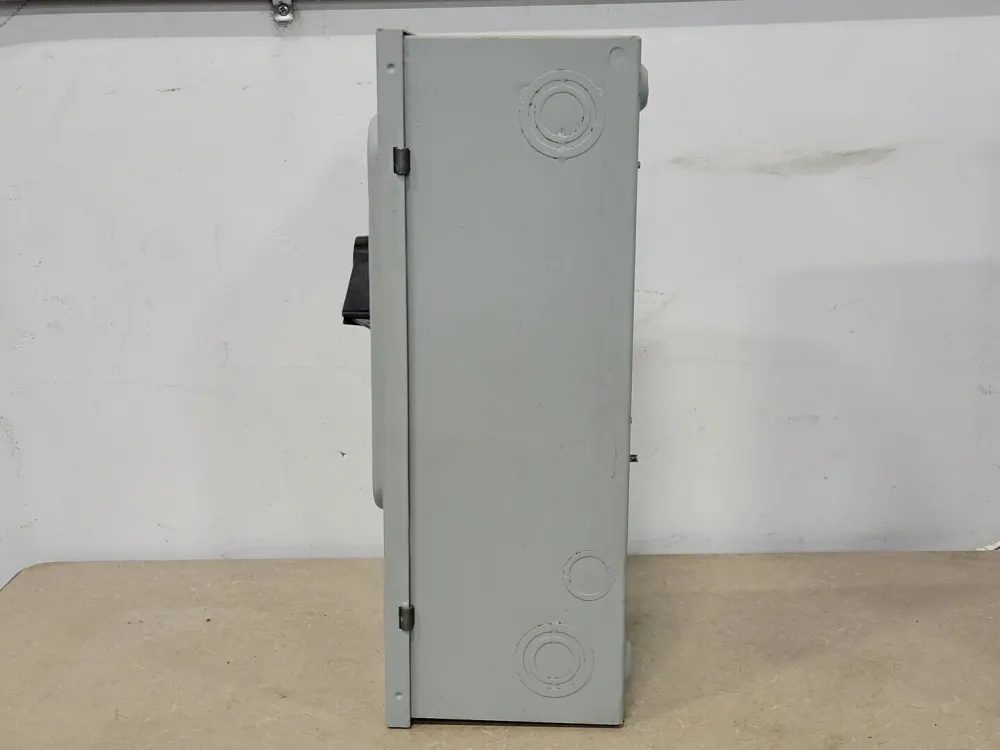 30 Amp, 2 Pole, 250 Volts Fusible Disconnect Switch 1322SN