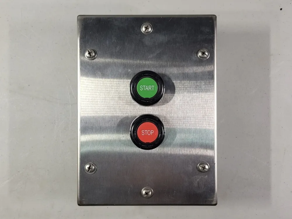 Control Station Dubbel Momentary Start-Stop Push Buttons HKH1BEP2P11P11K8