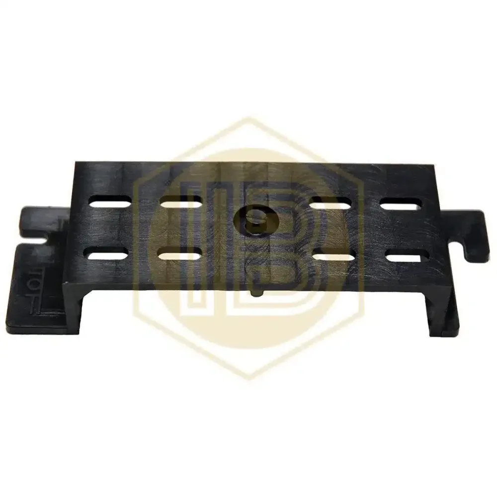 Double plastic wall bracket pressure regulator