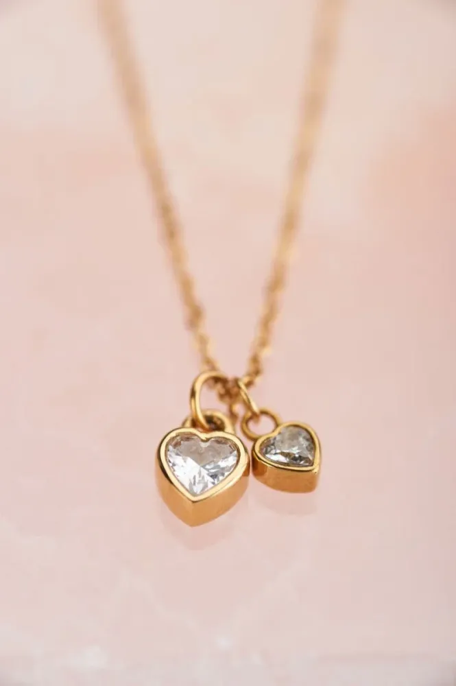 Necklace Two Rhinestone Hearts met Garantie Gold