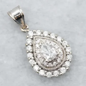 Teardrop Tweevoudig Diamond Halo Pendant