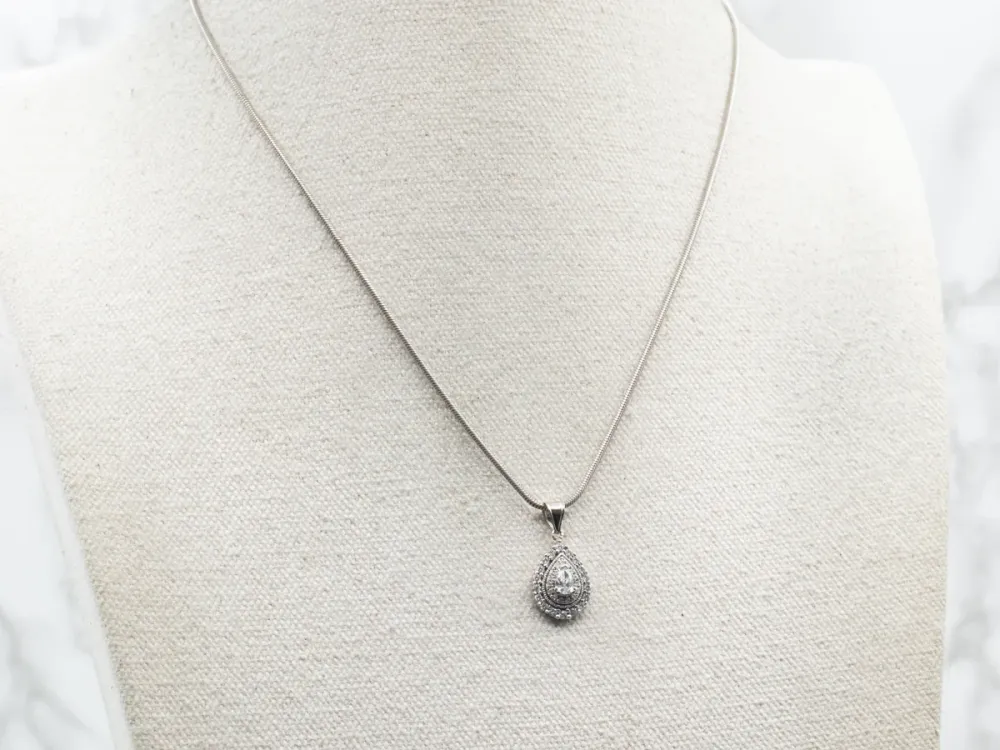 Teardrop Tweevoudig Diamond Halo Pendant