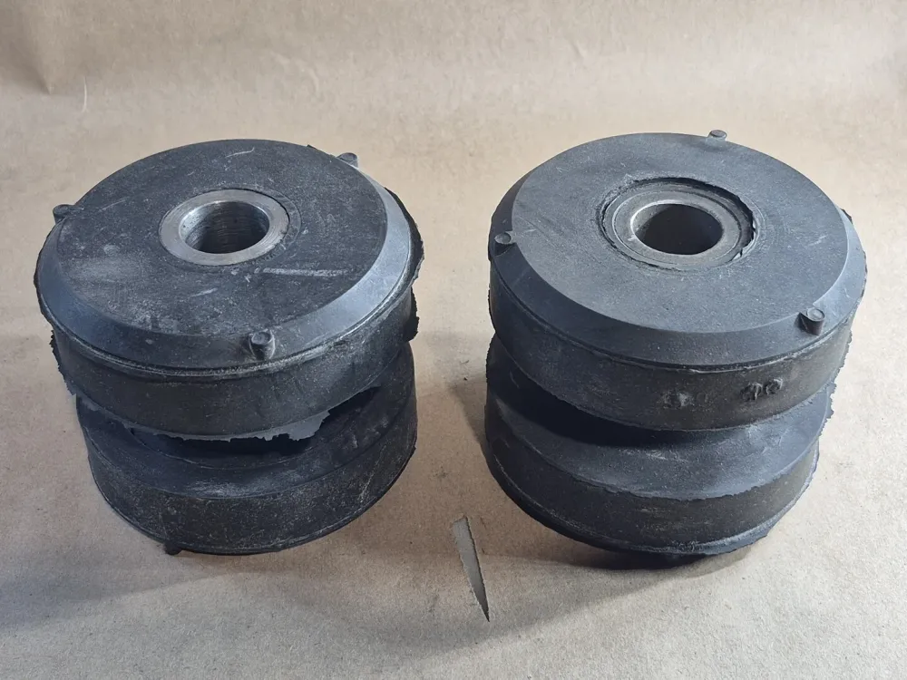 Two Piece Asymmetric Isolation Mount 220-1241 (Bag 2)