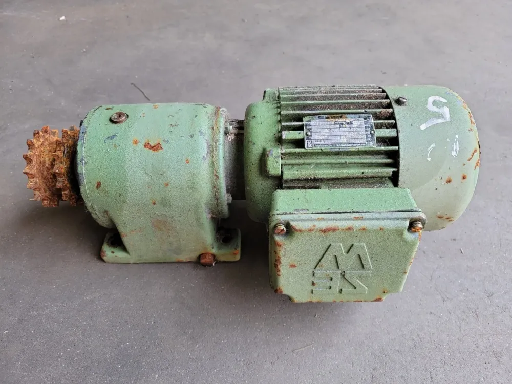 2.25/1.3:1 Ratio Gearbox R40D80K4 w/ 0.75 hp Electric Motor