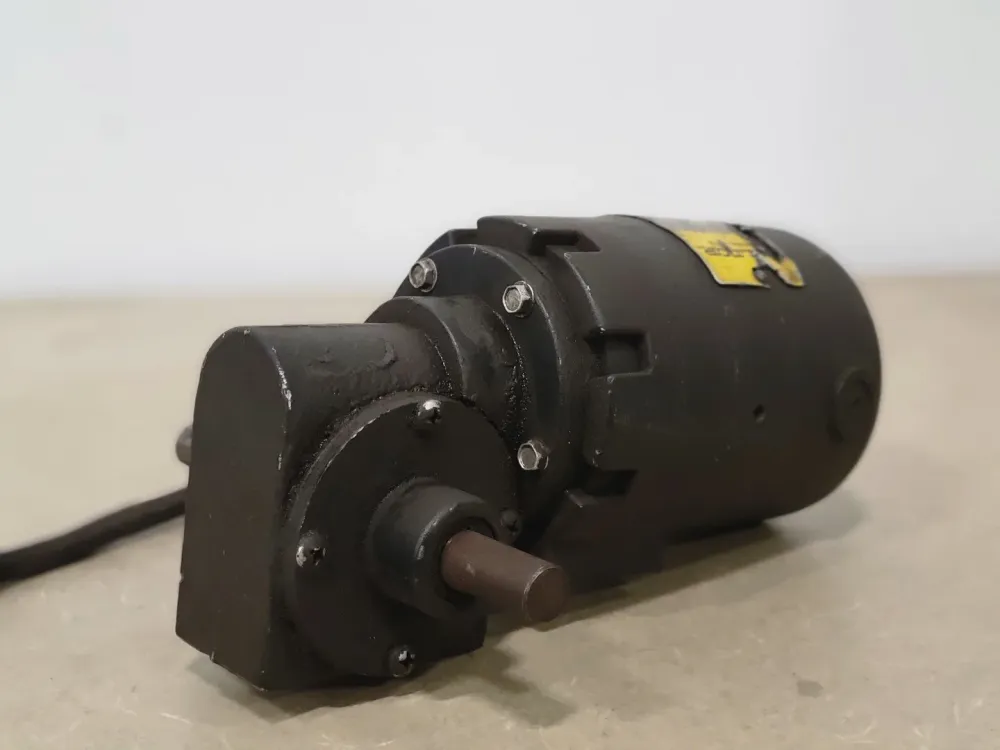 40:1 Ratio Right Angle Gear Box GP232002 w/ 1/25 hp Electric Motor