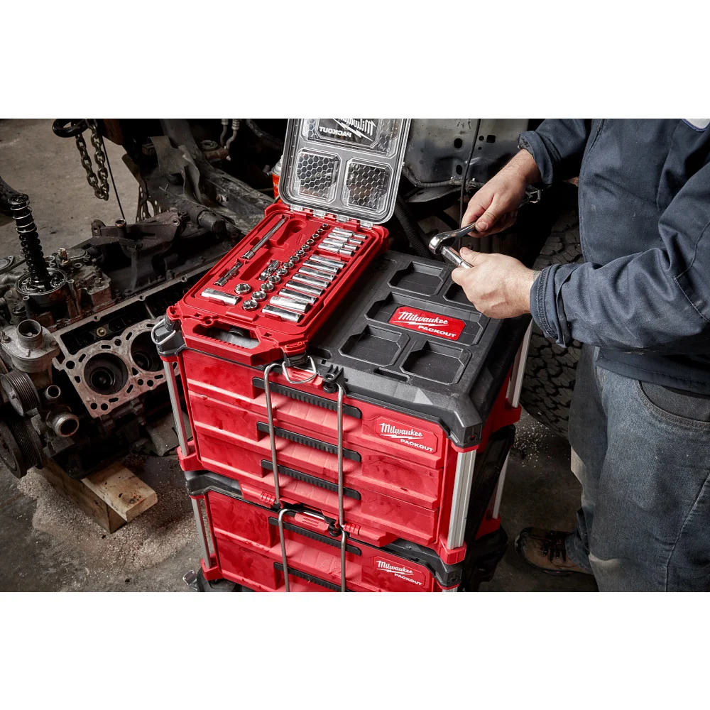 MILWAUKEE 47 PC. 1/2" Drive SAE & Metric Ratchet & Socket Set PACKOUT Trays