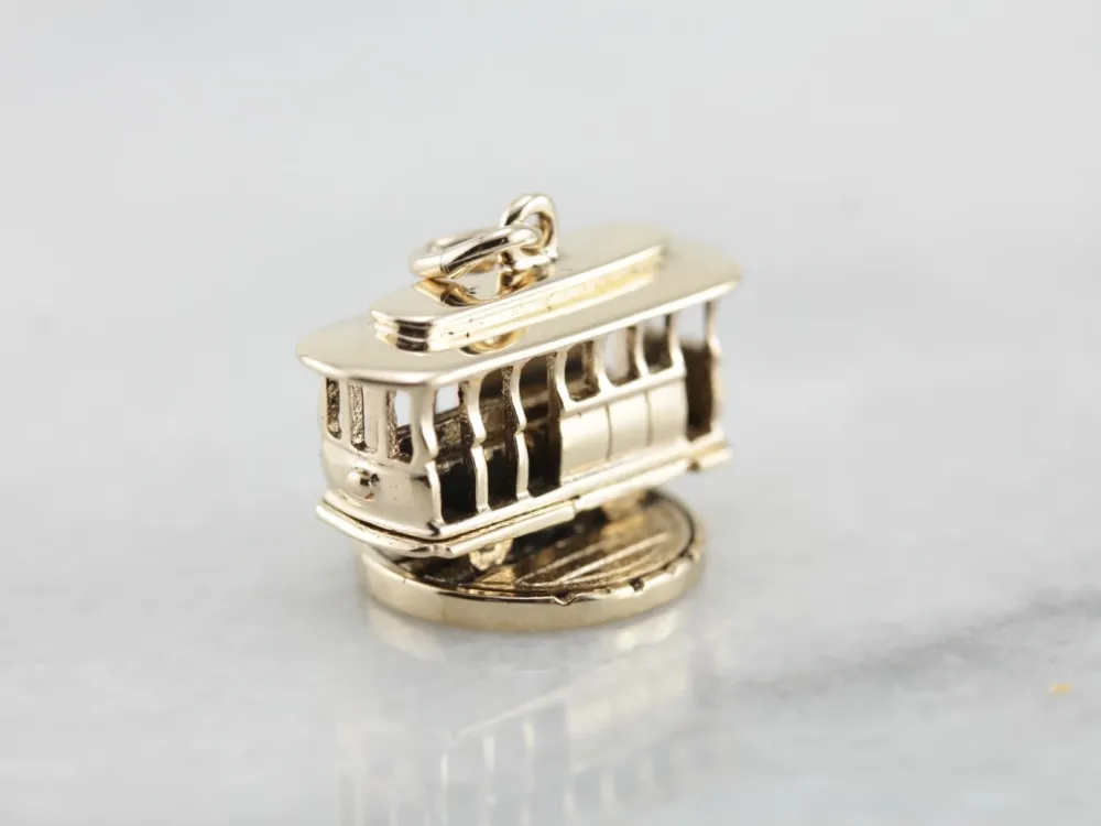 Sportieve Trolley Car Charm Spinning Base Geel Gold