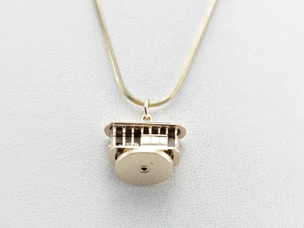 Sportieve Trolley Car Charm Spinning Base Geel Gold