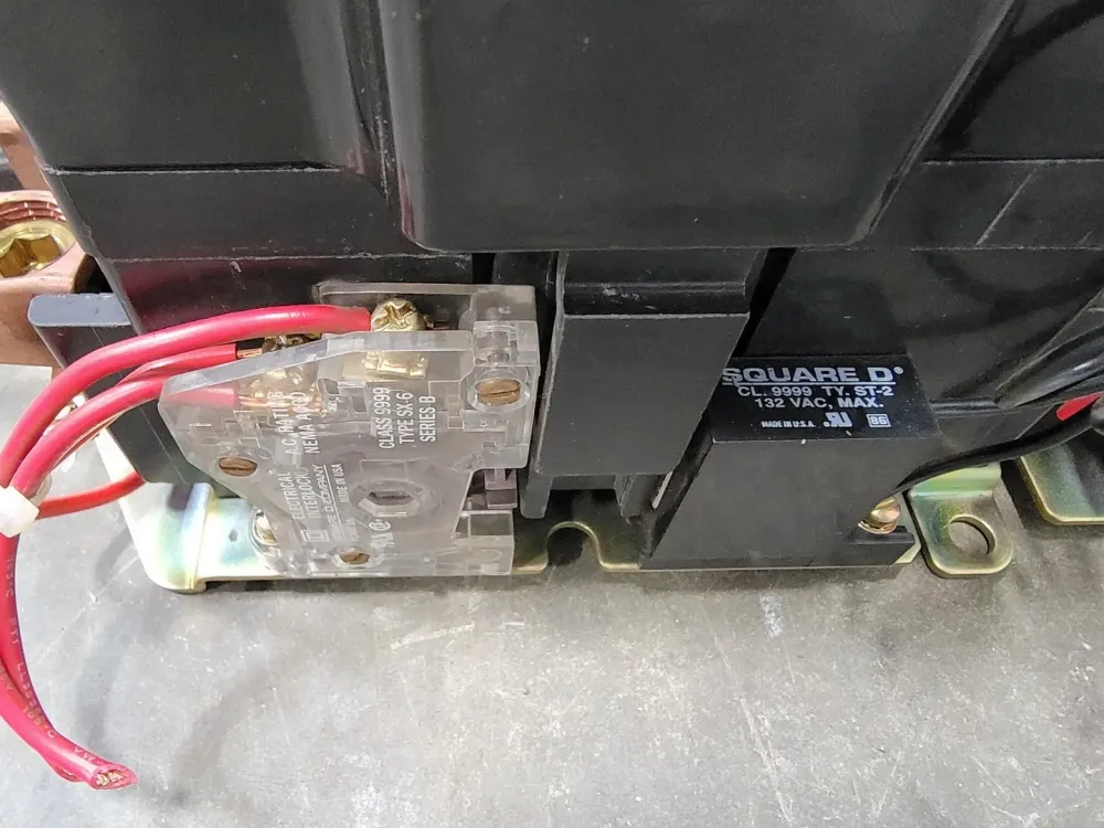 100 hp, NEMA Size 4, 110/120 VAC Coil Non-Reversing Starter 8536SFO1V02S met 400A Piekstroom
