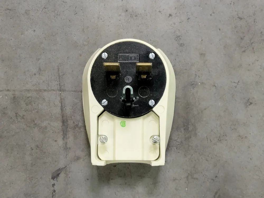 30 Amp, 250V Angle Polyamide Plug 9530-ANP