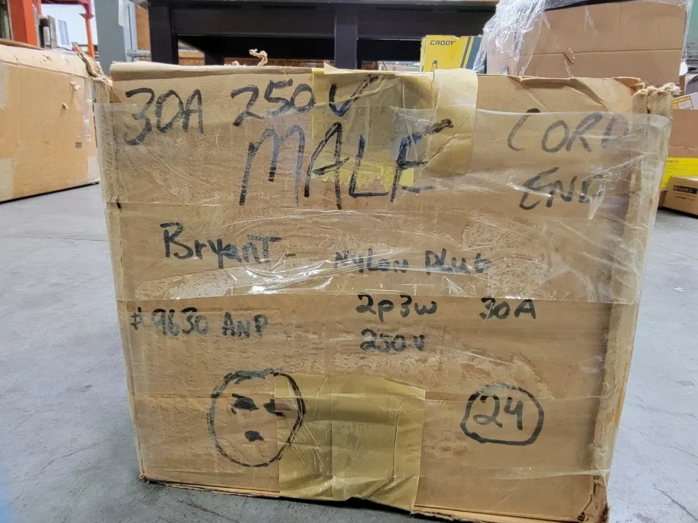 30 Amp, 250V Angle Polyamide Plug 9530-ANP