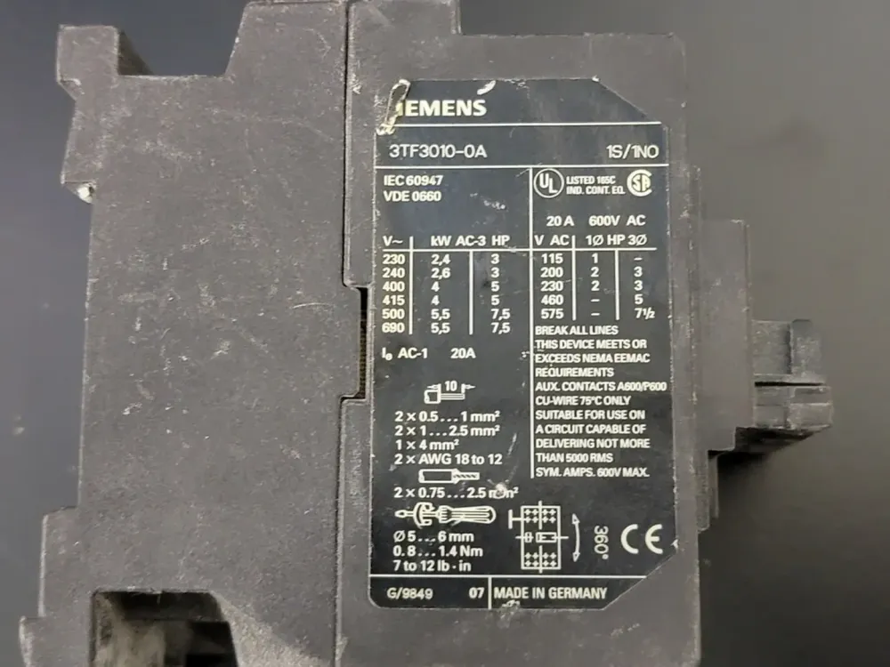20 Amp, 3 Pole, 1NO, 110/120 VAC Coil Contactor 3TF3010-0AK6 met 400A Piekstroom