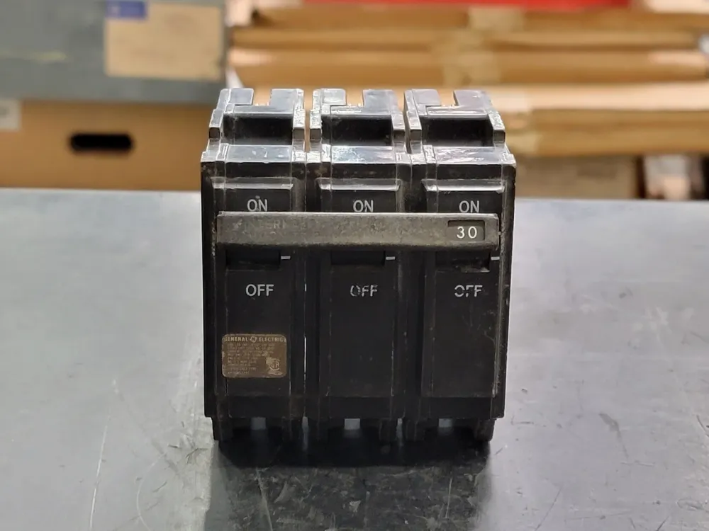 30 Amp, 3 Pole, 240 volts Circuit Breaker THQL330