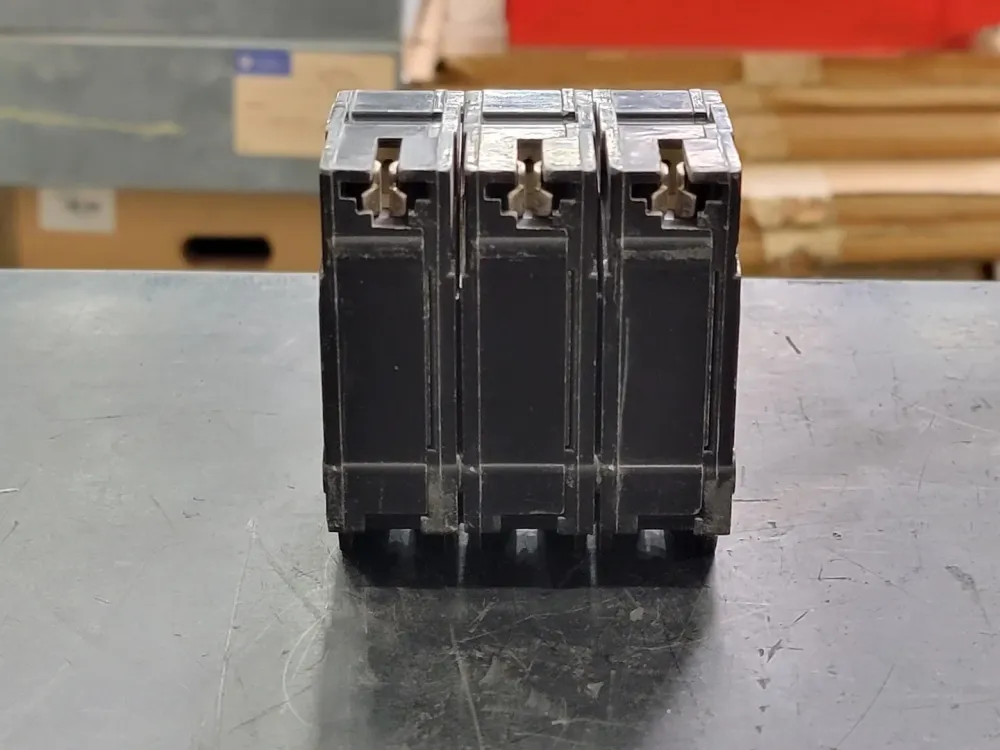 30 Amp, 3 Pole, 240 volts Circuit Breaker THQL330