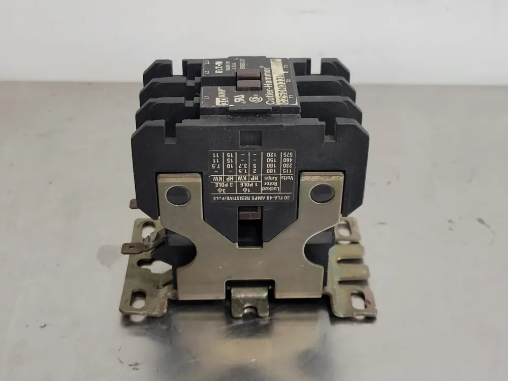 Slimme Lader 30 Amp, 3 Pole, 104-120 VAC Coil Contactor C25DND330