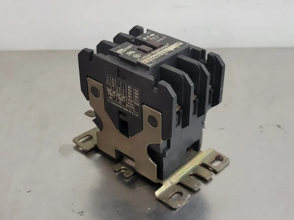 Slimme Lader 30 Amp, 3 Pole, 104-120 VAC Coil Contactor C25DND330