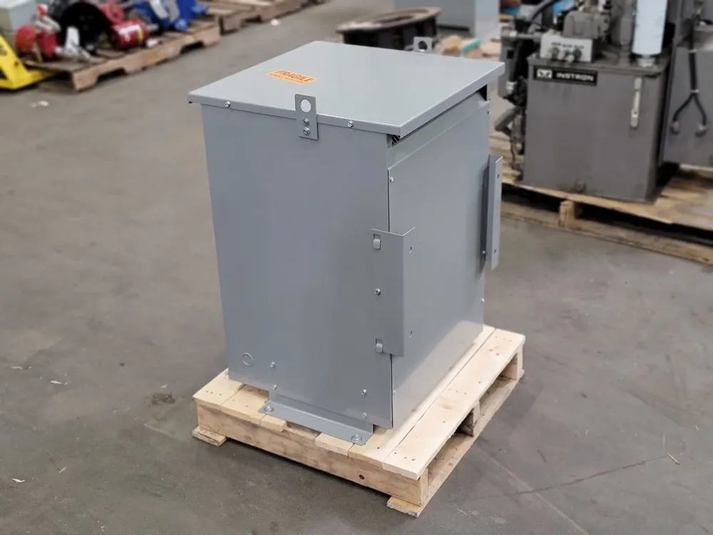 Slimme Lader 30 kVA Transformer, 480 pri. volts, 120/208Y sec. volts BA30H-M/Z3
