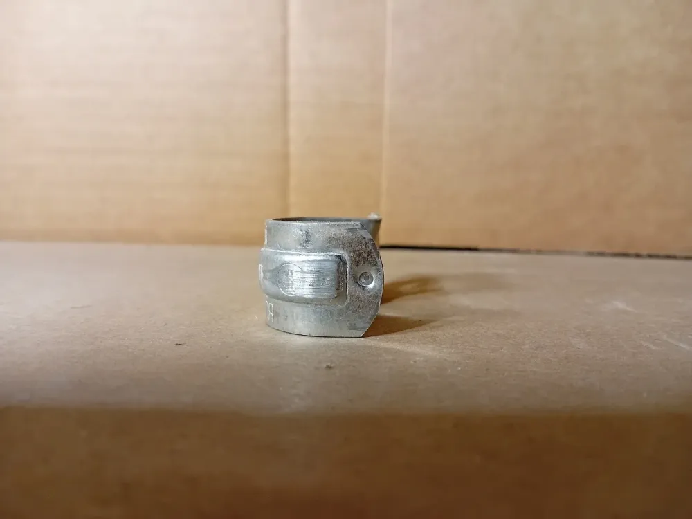 Zware Duty One Hole EMT Strap CI1308 (Box 50 pcs)