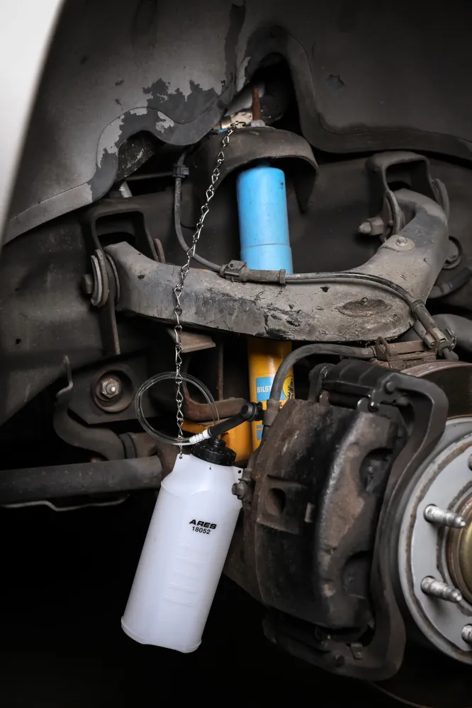 ARES 18052 - 1L Brake Bleeding Fluid Reservoir Bottle