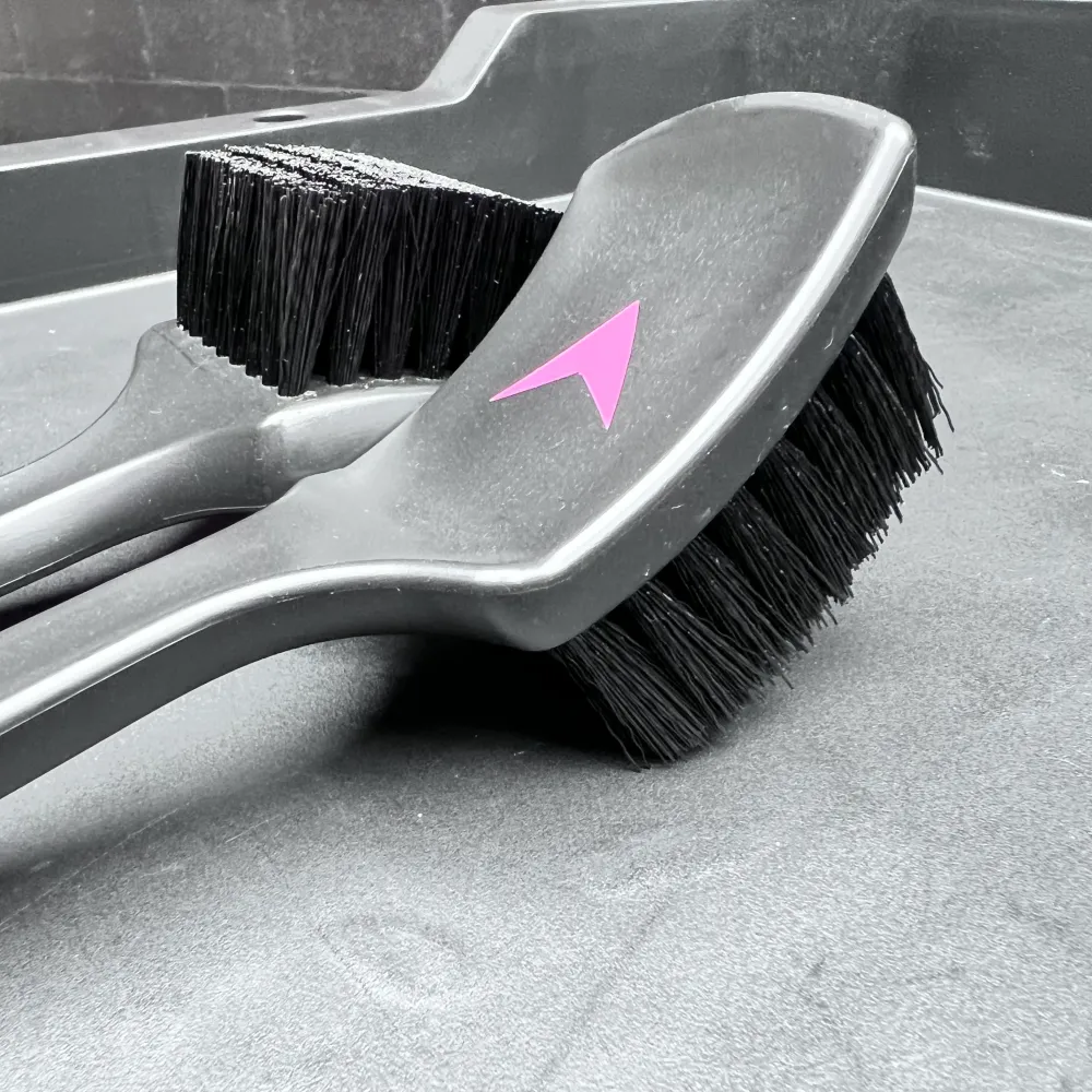 Mechanica TIRE & CARPET SCRUB BRUSH