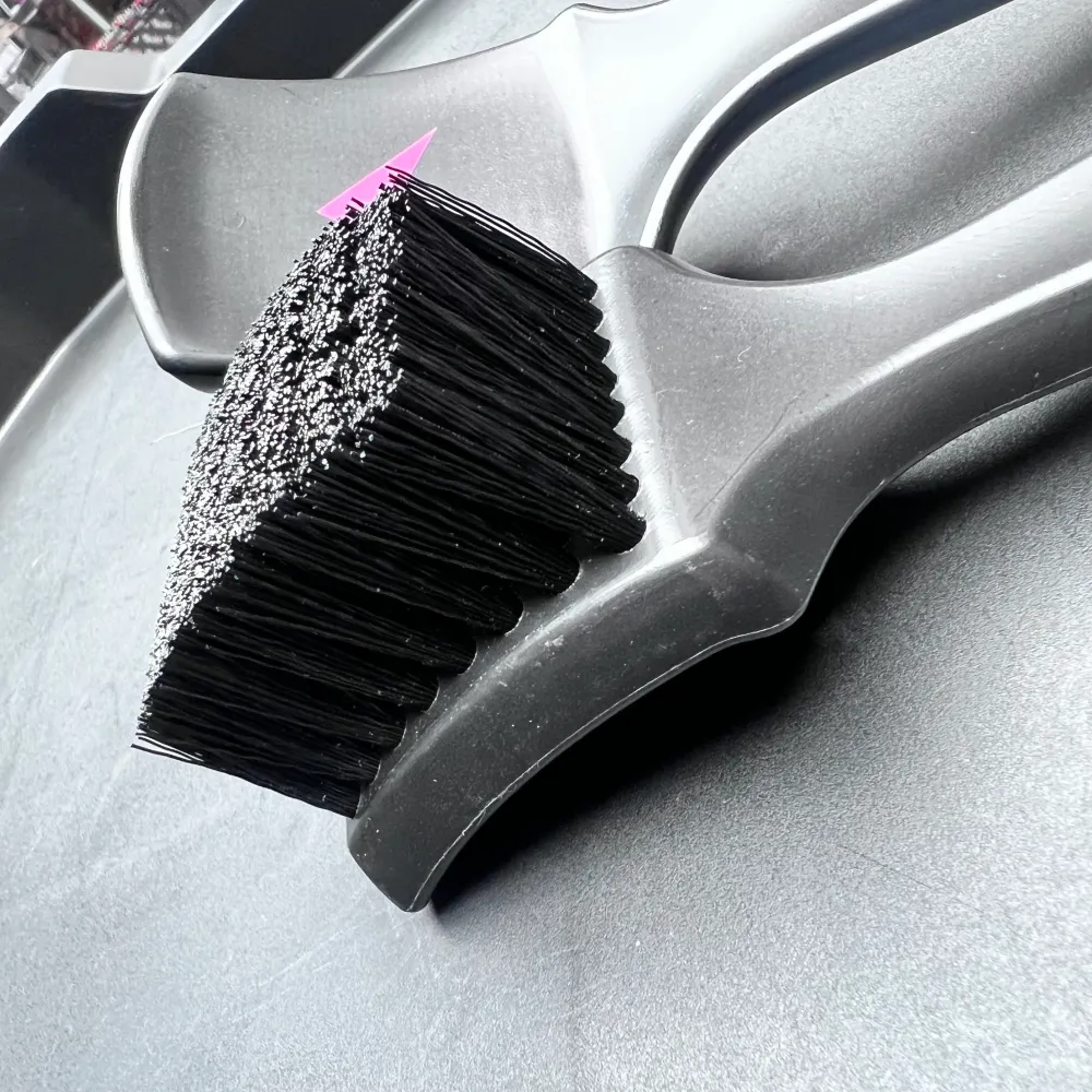 Mechanica TIRE & CARPET SCRUB BRUSH