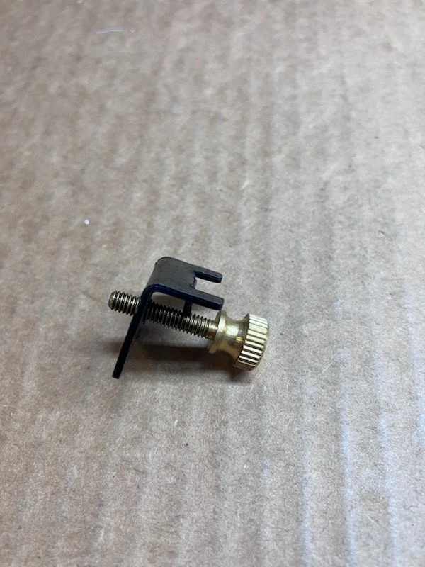 REAR CLAMP ASSEMBLY geanodiseerd zwart