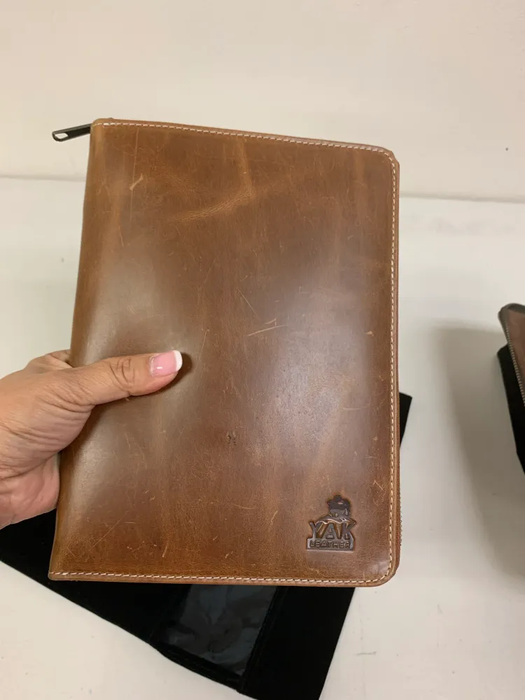 Pen Boutique Yak Leren A5 Zipped Folio - Crazy Horse Chocolate