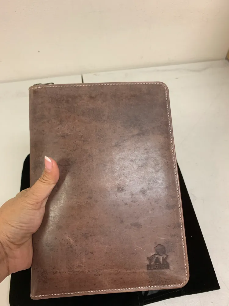 Pen Boutique Yak Leren A5 Zipped Folio - Crazy Horse Chocolate